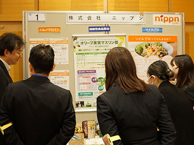 �W����i