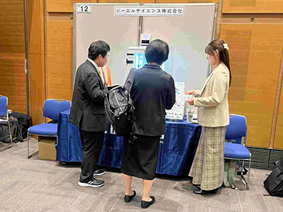 �W����i